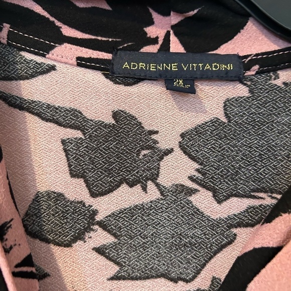 NWOT Adrienne Vittadini Knit Blouse Pink  Black Floral Design and Tie Front - Picture 3 of 7